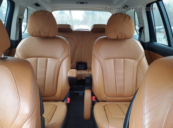 5UXCW2C0XM9D83242 2021 BMW X7 Black Հետևի նստատեղերի տեսք