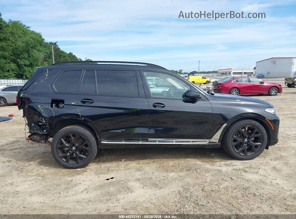 5UXCW2C0XN9L04070 2022 BMW X7 Black სალონის 360-გრადუსიანი ხედი