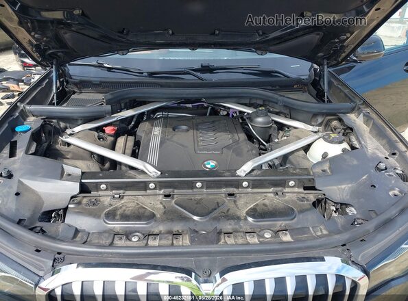 5UXCW2C0XN9L04070 2022 BMW X7 Black უკანა ხედი