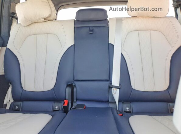 5UXCX4C55KLS37719 2019 BMW X7 White Հետևի նստատեղերի տեսք