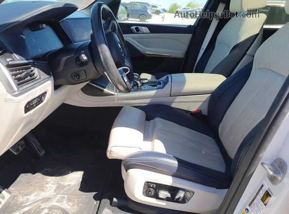 5UXCX4C55KLS37719 2019 BMW X7 White Սալոնի դիմացի տեսք
