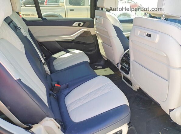 5UXCX4C55KLS37719 2019 BMW X7 White Սալոնի հետևի տեսք