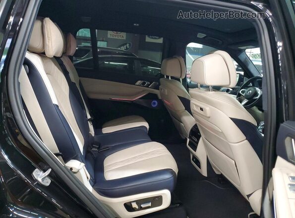 5UXCX6C00LLE35984 2020 BMW X7 Черный Вид задней части салона