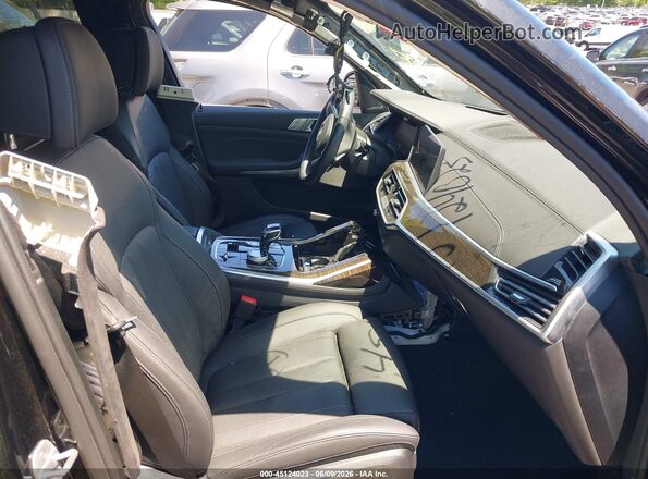 5UXCX6C07M9D97796 2021 BMW X7 Black Widok wnętrza z przodu
