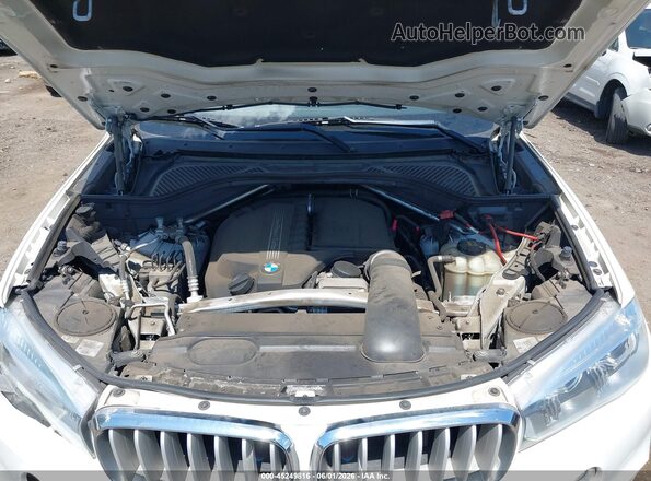5UXKR0C33H0V74610 2017 BMW X5 White უკანა ხედი