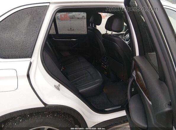 5UXKR0C52JL070216 2018 BMW X5 White VIN sticker view