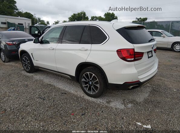 5UXKR0C52JL070216 2018 BMW X5 White Rear left