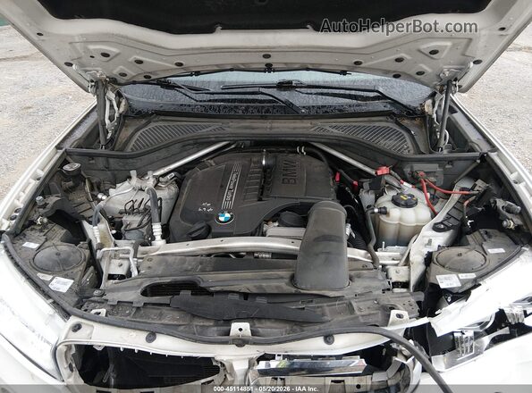 5UXKR0C52JL070216 2018 BMW X5 White Rear view