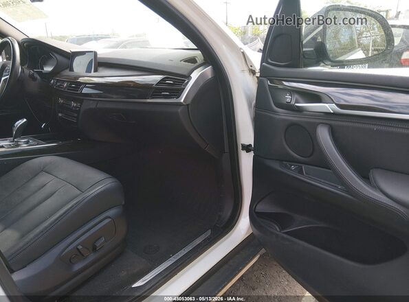 5UXKR0C54J0Y00483 2018 BMW X5 White 