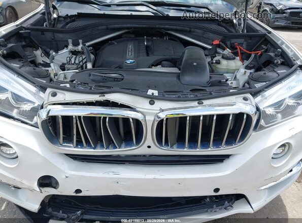 5UXKR0C5XJ0X86136 2018 BMW X5 White Widok z tyłu