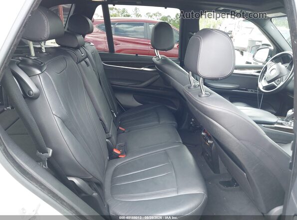 5UXKR0C5XJ0X86136 2018 BMW X5 White Widok naklejki z numerem VIN