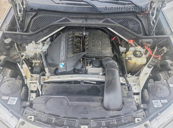 5UXKR2C54J0Z20909 2018 BMW X5 White 