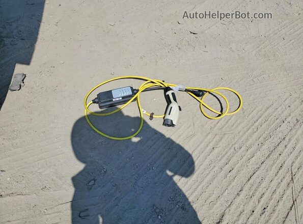 5UXKT0C58J0W00675 2018 BMW X5 White Widok naklejki z numerem VIN