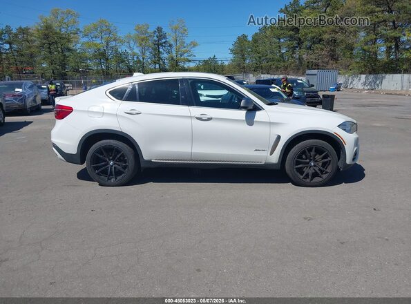 5UXKU2C55G0N79477 2016 BMW X6 White Вид задньої частини салону