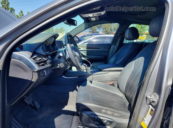 5UXKU2C57J0X49569 2018 BMW X6 Gray Вид салону спереду