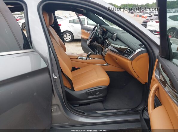 5UXKU2C58J0Z61932 2018 BMW X6 Gray Вид салону спереду