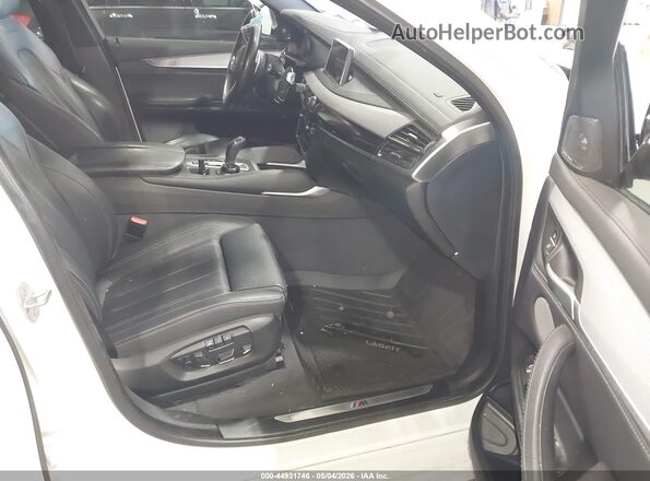 5UXKU2C5XJ0Z61026 2018 BMW X6 White Вид салону спереду