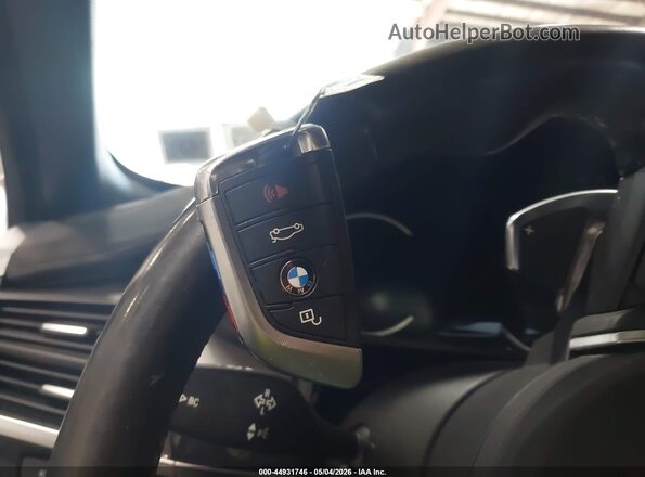 5UXKU2C5XJ0Z61026 2018 BMW X6 White Вид панелі приладів