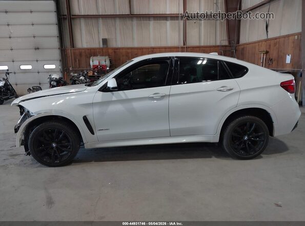 5UXKU2C5XJ0Z61026 2018 BMW X6 White 