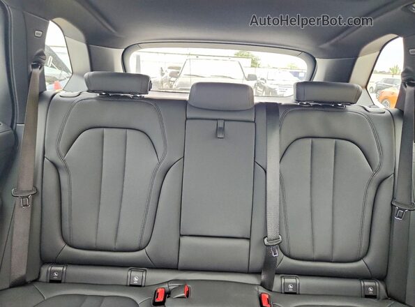 5UXTA6C06N9M75033 2022 BMW X5 White 