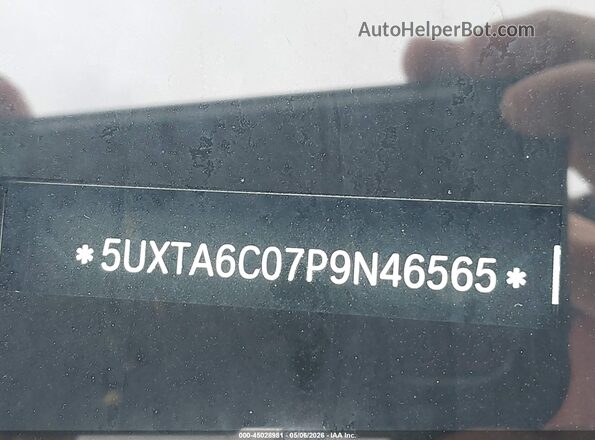 5UXTA6C07P9N46565 2023 BMW X5 White ძრავის განყოფილების ხედი