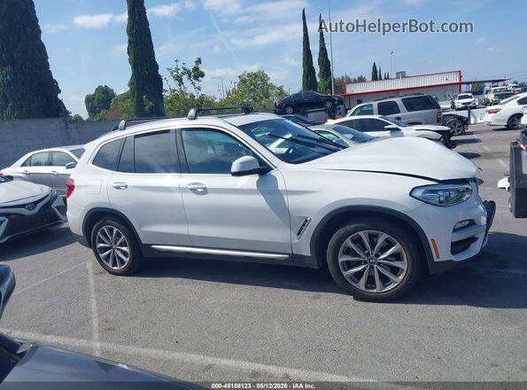5UXTR7C51KLE88249 2019 BMW X3 White Սալոնի 360 աստիճան տեսք