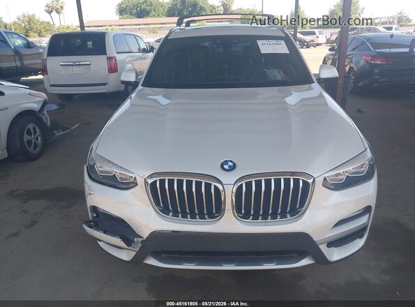 5UXTR7C57KLF27975 2019 BMW X3 White Սարքավորումների վահանակի տեսք