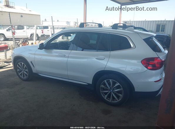 5UXTR7C57KLF27975 2019 BMW X3 White Սալոնի 360 աստիճան տեսք
