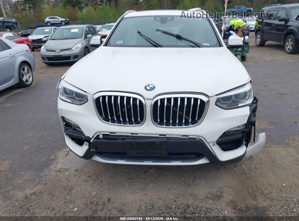 5UXTR9C50JLD60773 2018 BMW X3 White Вид задньої частини салону
