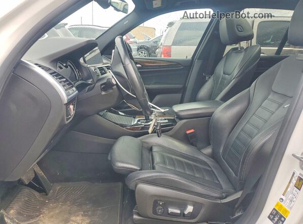 5UXTR9C54JLD68021 2018 BMW X3 White Widok wnętrza z przodu
