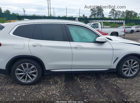 5UXTR9C54JLD90164 2018 BMW X3 Белый Вид задней части салона