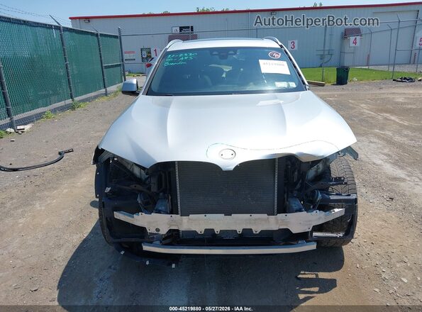 5UXTR9C55JLC83768 2018 BMW X3 Silver Սարքավորումների վահանակի տեսք