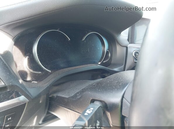 5UXTS3C58K0Z03062 2019 BMW X3 White Widok tylnych siedzeń