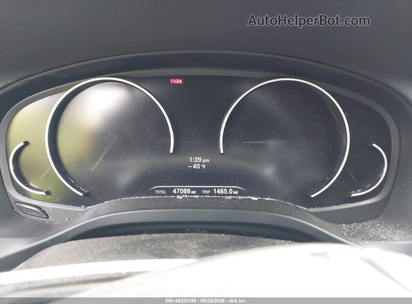 5UXTY3C04LLU70486 2020 BMW X3 Gray Rear seats view