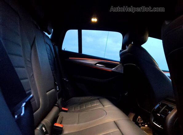 5UXUJ5C52KLJ63591 2019 BMW X4 White Вид задньої частини салону