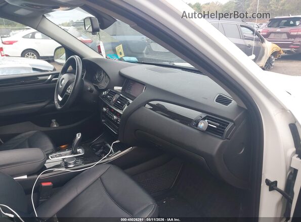 5UXWX9C52H0D97600 2017 BMW X3 White Вид салону спереду