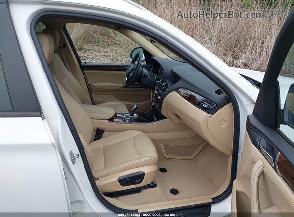 5UXWX9C54G0D66539 2016 BMW X3 White Widok wnętrza z przodu