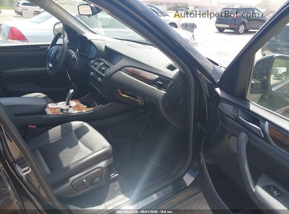 5UXWX9C54H0T14343 2017 BMW X3 Черный Вид салона спереди