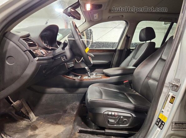 5UXWX9C55H0T05764 2017 BMW X3 Silver Vista interior delantera