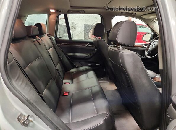 5UXWX9C55H0T05764 2017 BMW X3 Silver Vista interior trasera