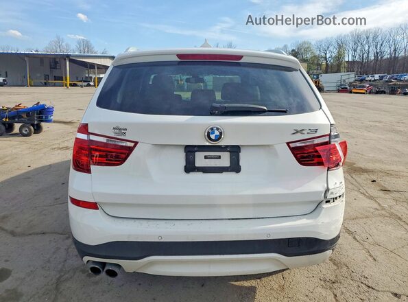 5UXWX9C5XH0D97621 2017 BMW X3 White Widok z tyłu
