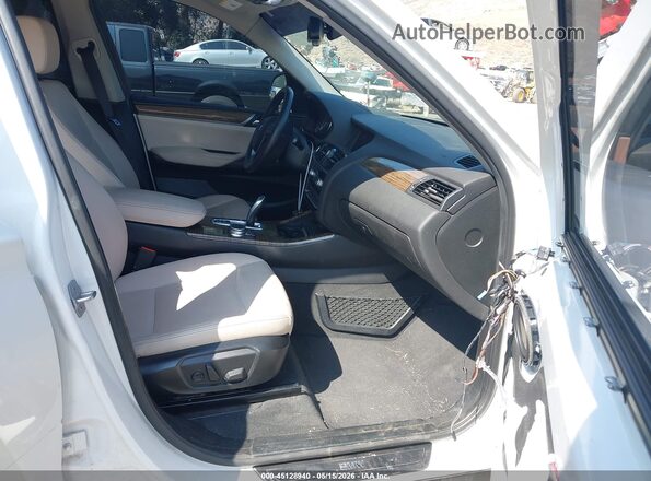 5UXWX9C5XH0T03122 2017 BMW X3 White 