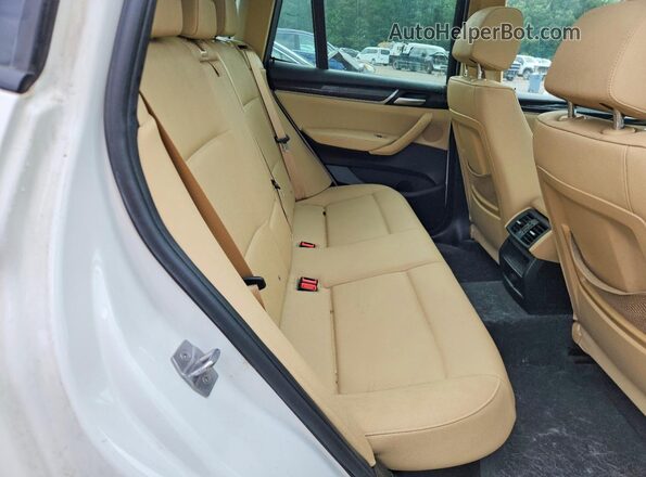 5UXWZ7C34H0X39851 2017 BMW X3 White Widok wnętrza z tyłu