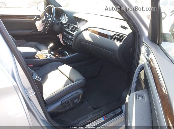 5UXWZ7C34H0X40661 2017 BMW X3 Silver Widok wnętrza z przodu