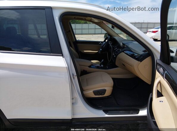 5UXWZ7C39H0X42082 2017 BMW X3 White 