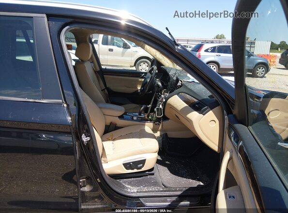 5UXWZ7C3XH0V93021 2017 BMW X3 Black Front interior view