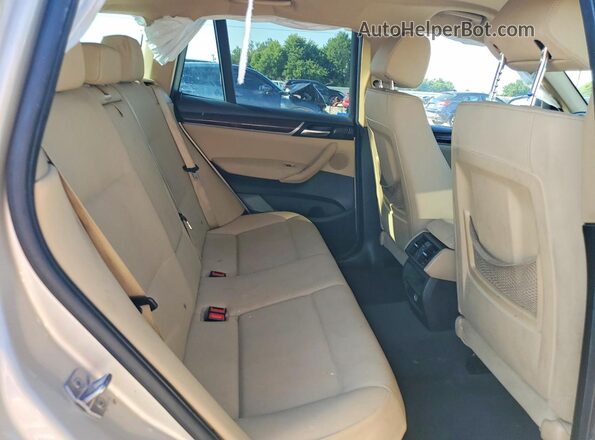 5UXWZ7C51H0V84855 2017 BMW X3 Gray Widok wnętrza z tyłu