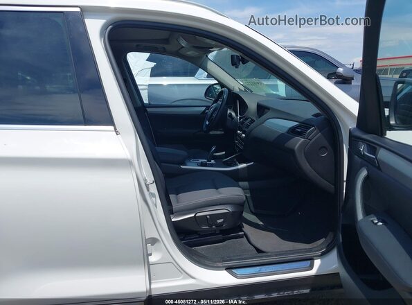5UXWZ7C54G0T43029 2016 BMW X3 White Вид салону спереду