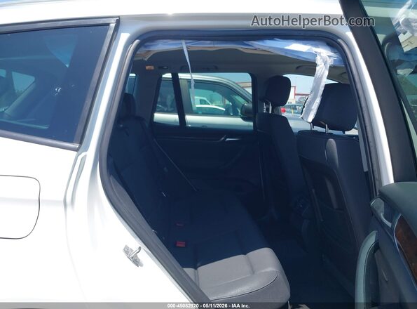 5UXWZ7C5XH0U46635 2017 BMW X3 White Vista de la etiqueta del VIN