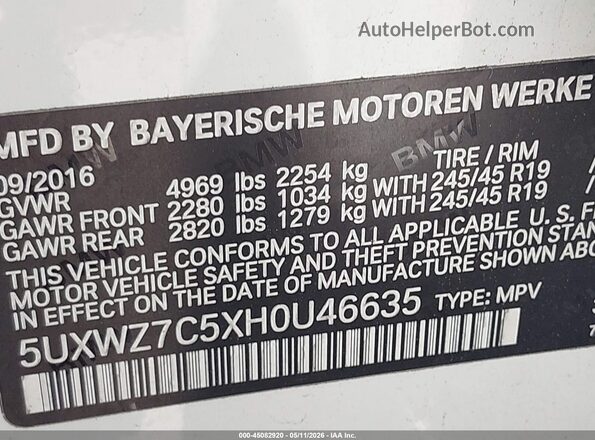 5UXWZ7C5XH0U46635 2017 BMW X3 White Vista del compartimento del motor
